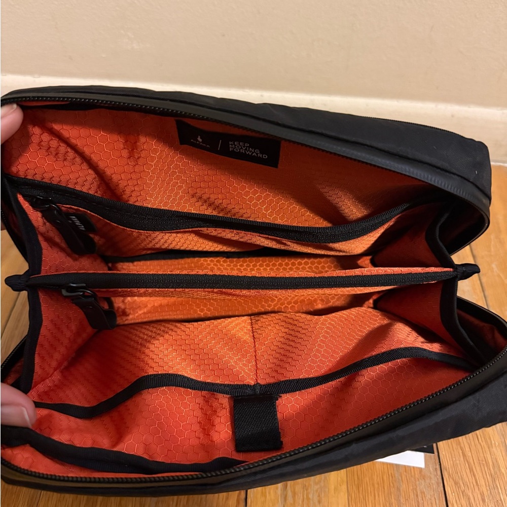 Alpaca Elements Tech Case Max NWT - image 3